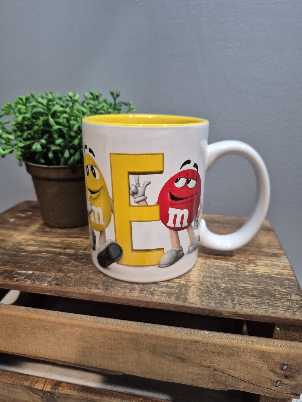 M&M's World Letter E Initial Mug Yellow Red 2019 EUC